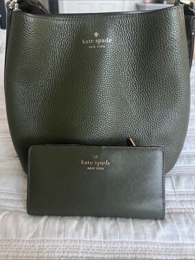 kate spade dark green pebble leather shoulder bag with matching wallet